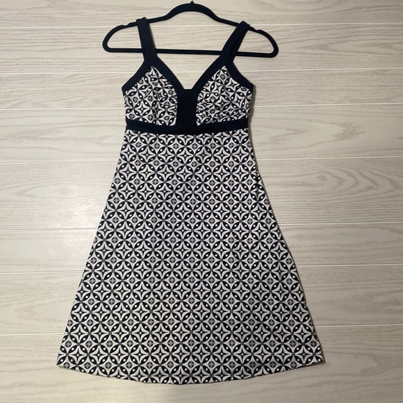 Patagonia Dresses & Skirts - Patagonia black and white dress